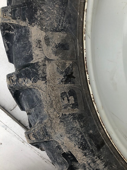 Sprøytehjul 340/85-48 og 320/85-32, kr 27 000,-