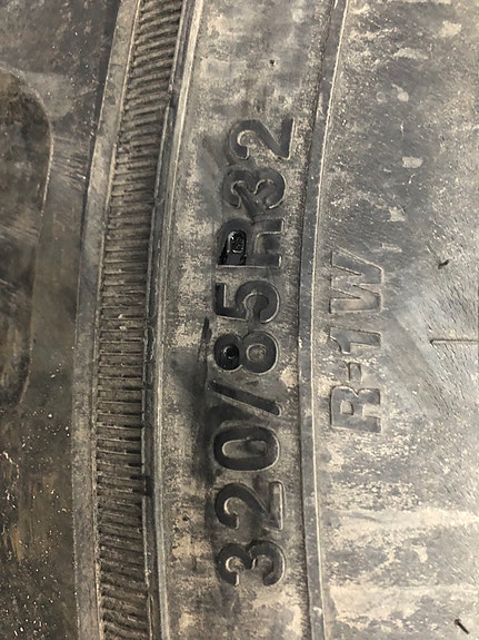 Sprøytehjul 340/85-48 og 320/85-32, kr 27 000,-