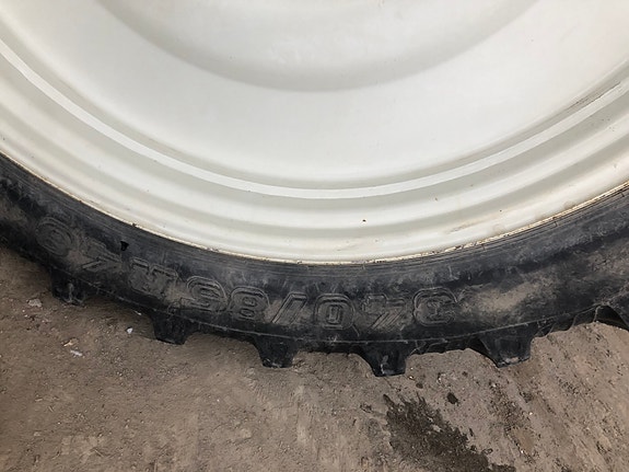 Sprøytehjul 340/85-48 og 320/85-32, kr 27 000,-