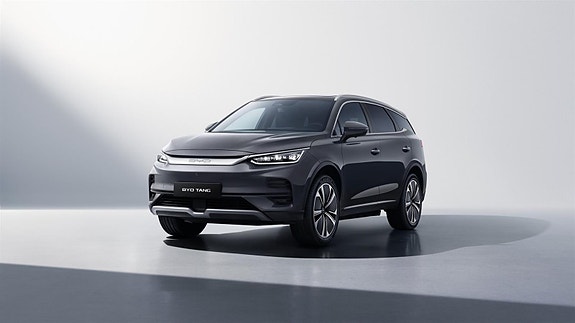 BYD Tang 2 of 5