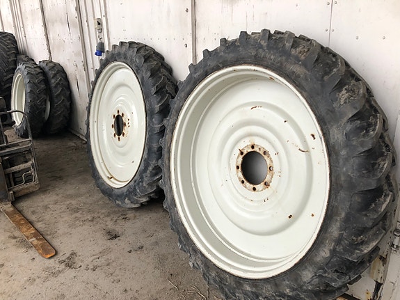 Sprøytehjul 270/95-48 270/95-32, kr 28 000,-