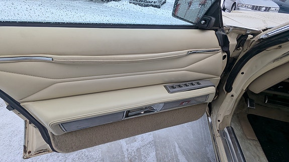 Chrysler New Yorker 28 of 30