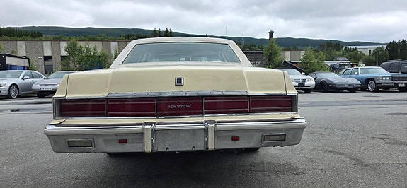 Chrysler New Yorker 10 of 30