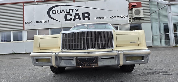 Chrysler New Yorker 3 of 5