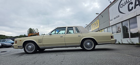Chrysler New Yorker 15 of 30