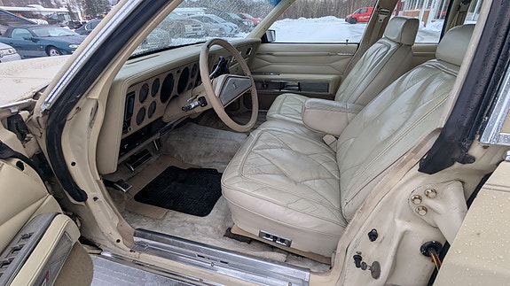 Chrysler New Yorker 25 of 30
