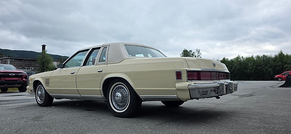 Chrysler New Yorker 13 of 30