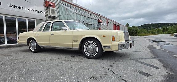 Chrysler New Yorker 5 of 5