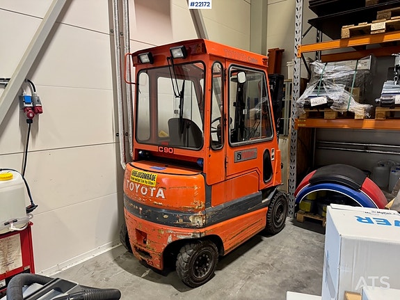 Toyota FBMF20 El-Truck m/ Defekt batteri.