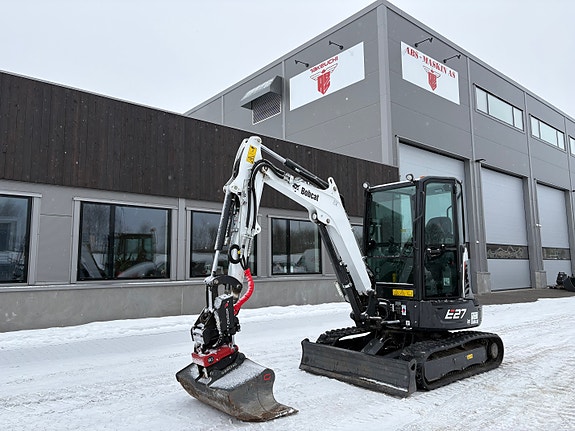 Bobcat E27, kun 176t, rotortilt, 2 skuffer, SOM NY!!