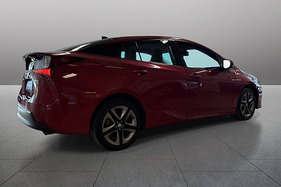 Toyota Prius 5 of 5