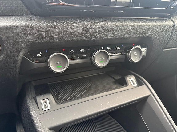 Citroen E-C4 X 29 of 30