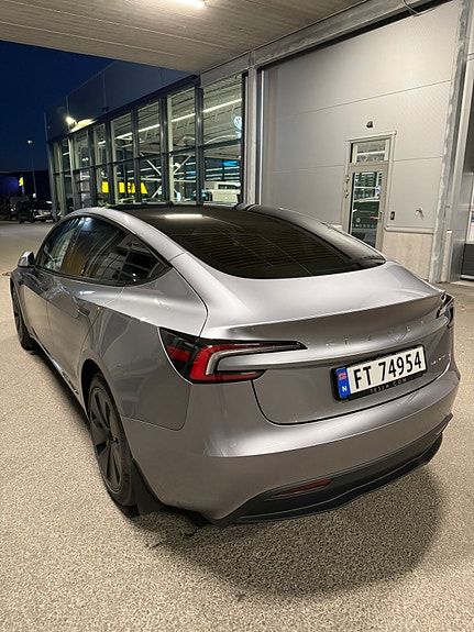 Tesla Model 3 6 of 18