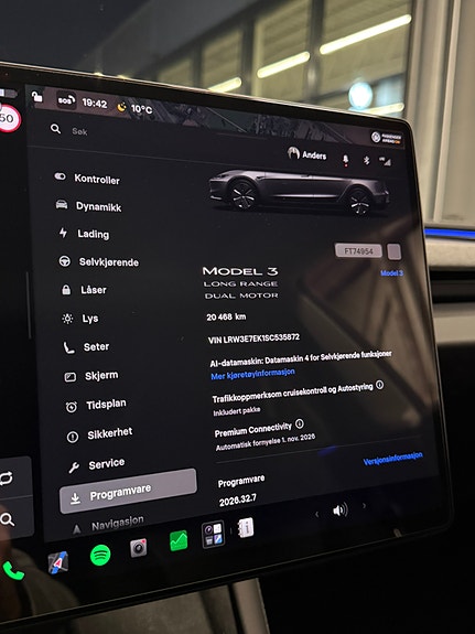 Tesla Model 3 16 of 18