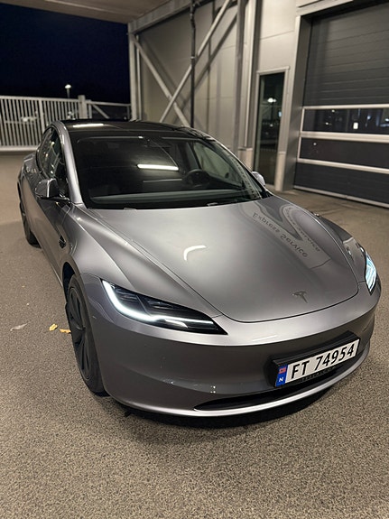 Tesla Model 3 2 of 18