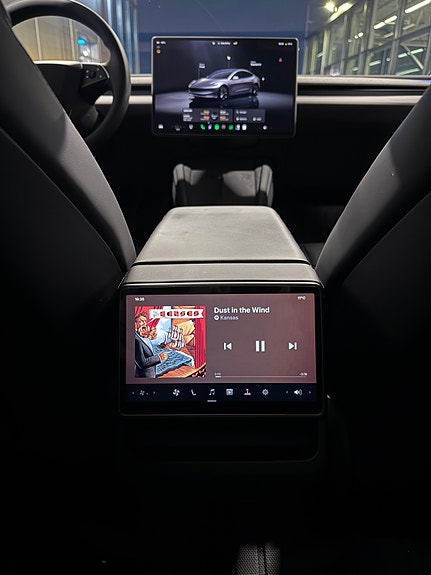 Tesla Model 3 10 of 18