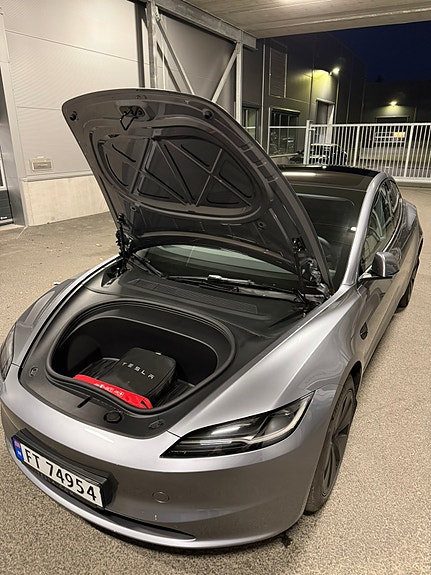 Tesla Model 3 8 of 18
