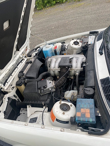BMW 318i 9 of 13