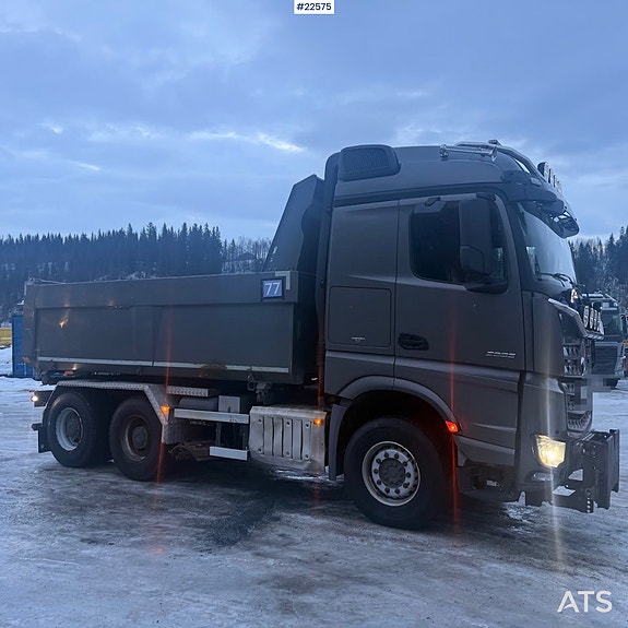 Mercedes-Benz Arocs 6x4 brøyterigget kombibil, laxolås, sidetipp og underskjær