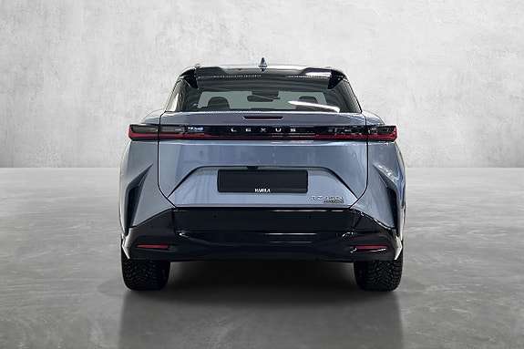 Lexus RZ450e 4 of 5