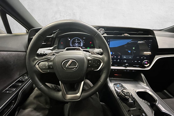 Lexus RZ450e 11 of 24