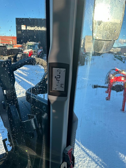 Valtra N114H5 med Ålø G4S laster/Turbinclutch/LITE TIMER! 2018, kr 815 000,-