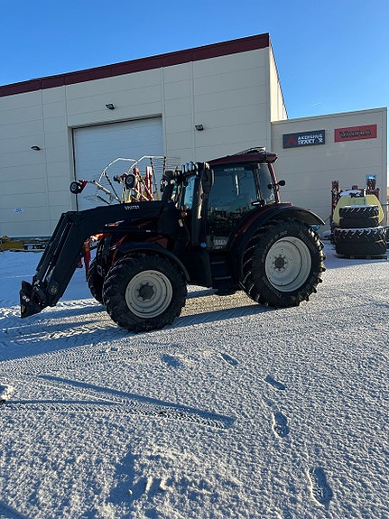 Valtra N114H5 med Ålø G4S laster/Turbinclutch/LITE TIMER!