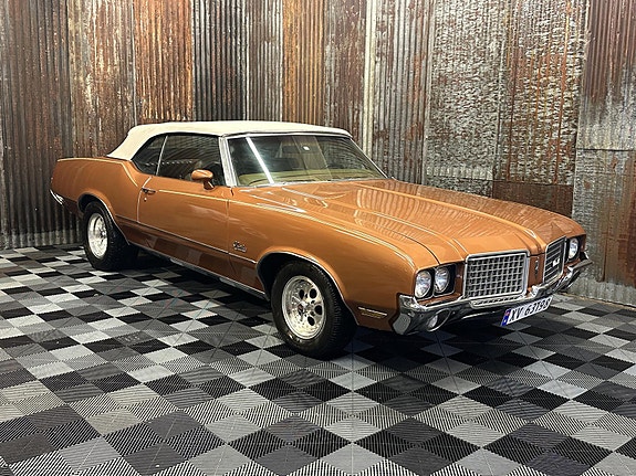 Oldsmobile Cutlass