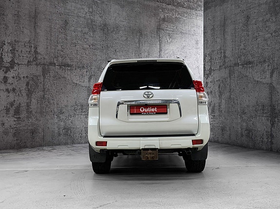 Toyota Land Cruiser 8 of 12