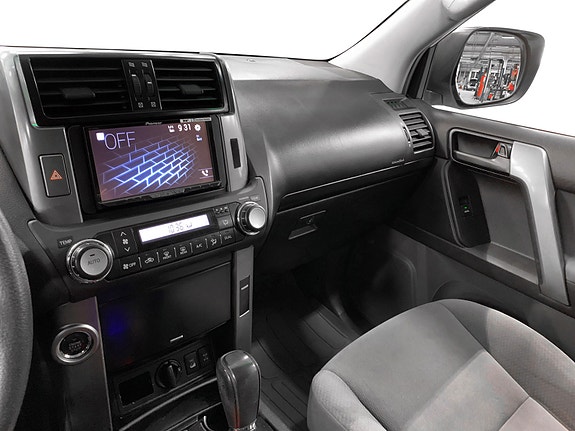 Toyota Land Cruiser 12 of 12