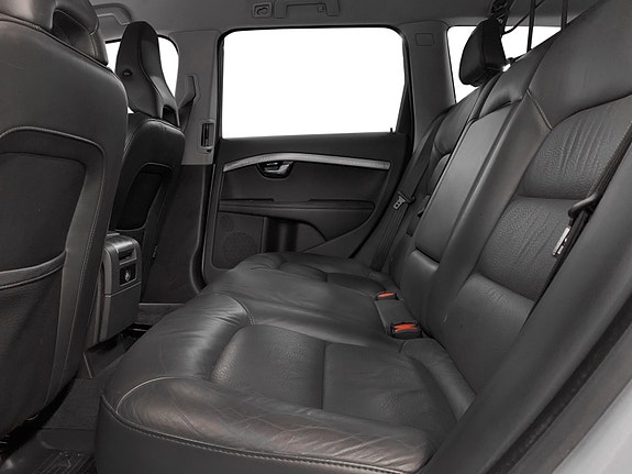 Volvo XC70 13 of 16