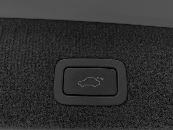 Volvo XC70 11 of 16
