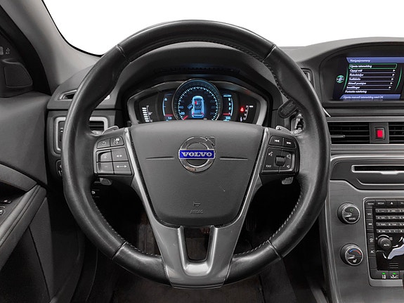 Volvo XC70 8 of 16