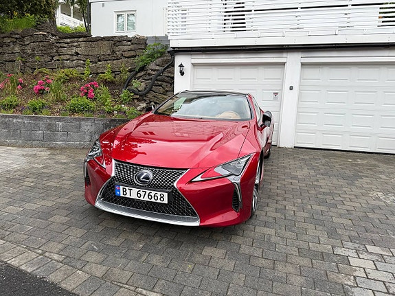 Lexus LC500h 8 of 23