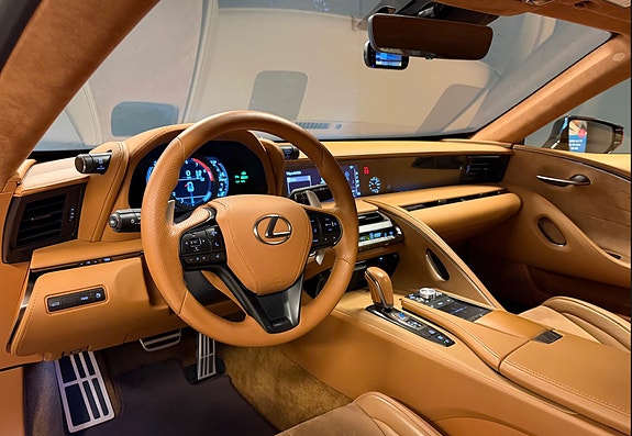 Lexus LC500h 19 of 23