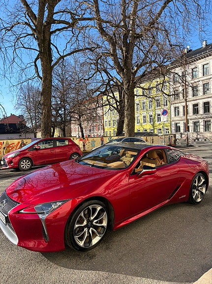 Lexus LC500h 15 of 23