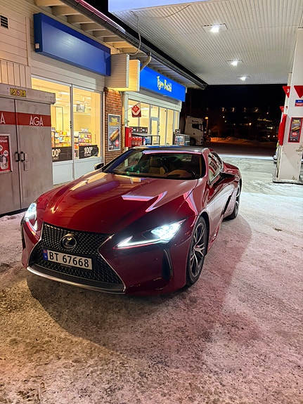 Lexus LC500h 16 of 23