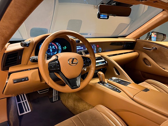 Lexus LC500h 23 of 23