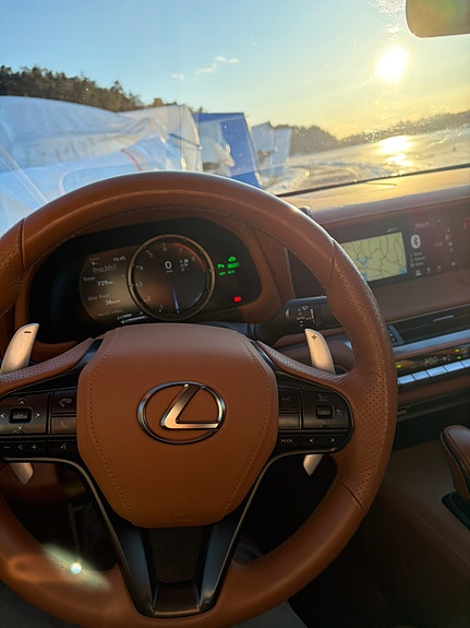 Lexus LC500h 18 of 23
