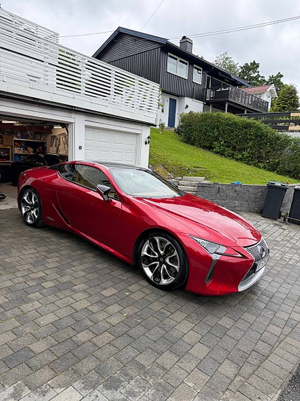 Lexus LC500h 4 of 23