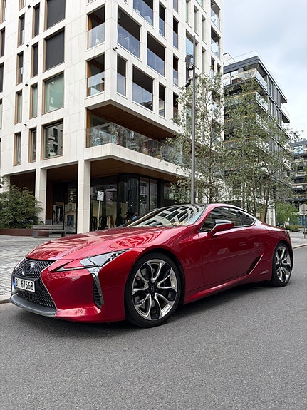 Lexus LC500h 11 of 23