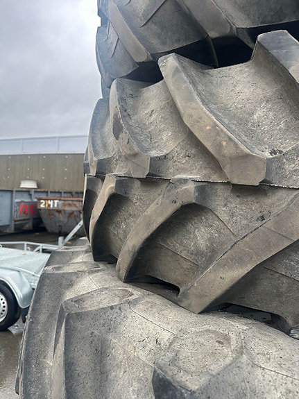 Trelleborg TM800 650/65-42 og 540/65-30 Valtra/John Deere, kr 88 000,-