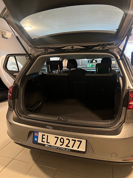 Volkswagen e-Golf VII 2 of 8