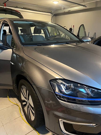 Volkswagen e-Golf VII 8 of 8
