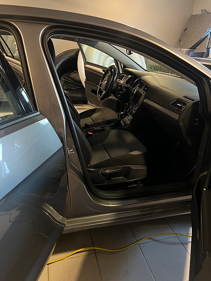 Volkswagen e-Golf VII 5 of 8