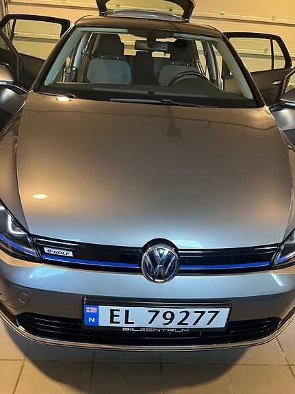 Volkswagen e-Golf VII 6 of 8