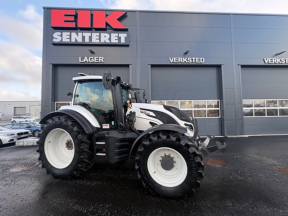 Valtra T235D Fronthyd,lasterbraketter og RTK GPS