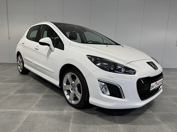 Peugeot 308 4 of 5