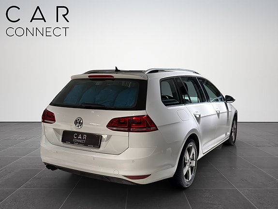 Volkswagen Golf VII 11 of 27