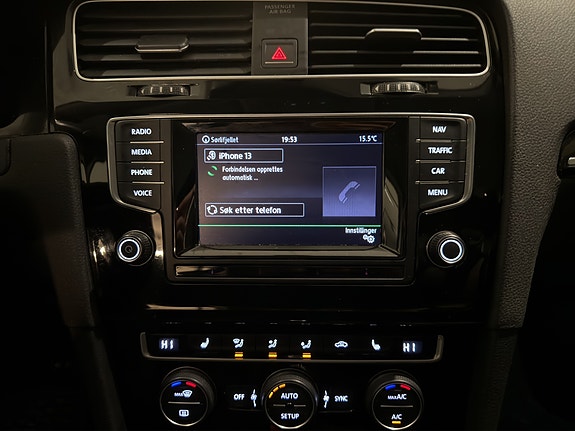 Volkswagen Golf VII 19 of 27